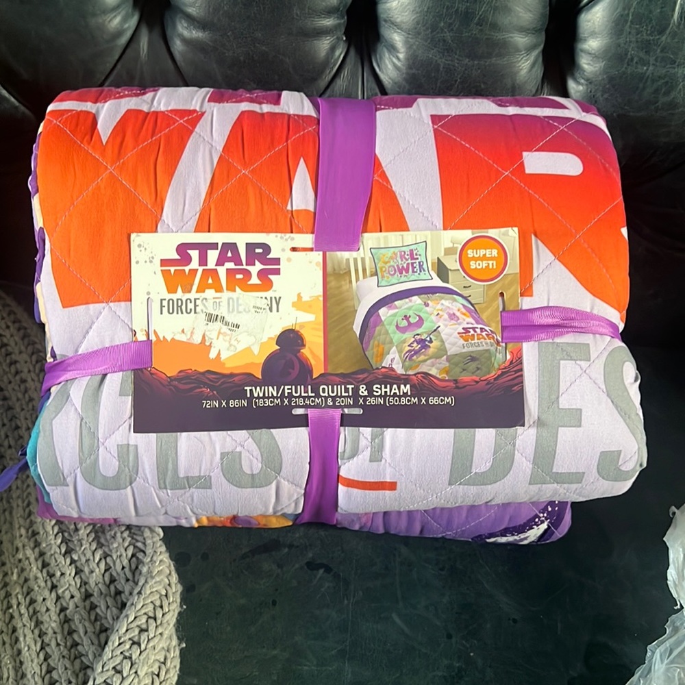 Brand new Star Wars twin/ full quilt &sham